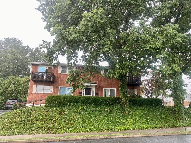 Primary Photo - 848 N 16th St