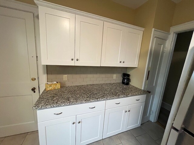 Kitchen with granite countertop - 638 Taylor Ave