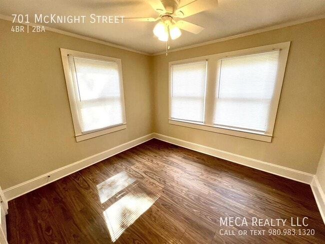 Building Photo - 701 McKnight St