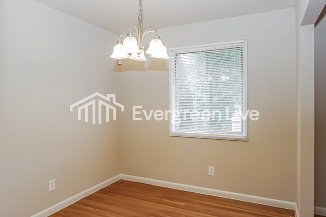 Building Photo - 2620 Rockwell Rd NW