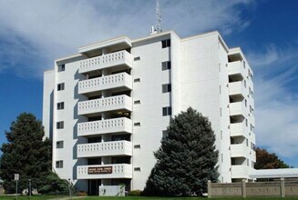 Building Photo - Golden Glow Tower 1 Bedroom Apartment
