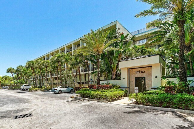 Building Photo - 1830 Embassy Dr