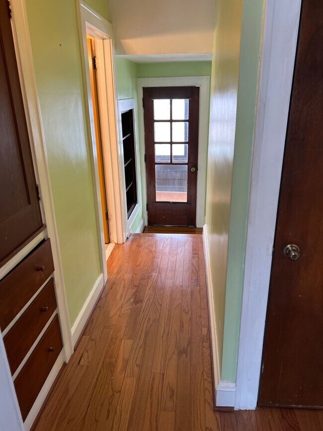 Building Photo - Beautiful Cleveland Heights Colonial