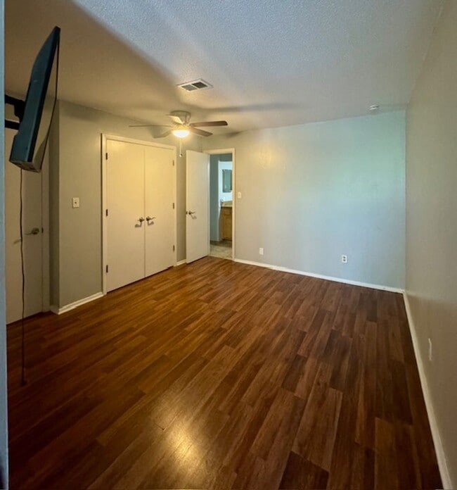 Building Photo - 4524 Holly St