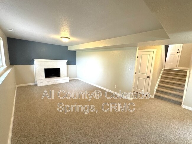 Building Photo - 1480 Hiawatha Dr