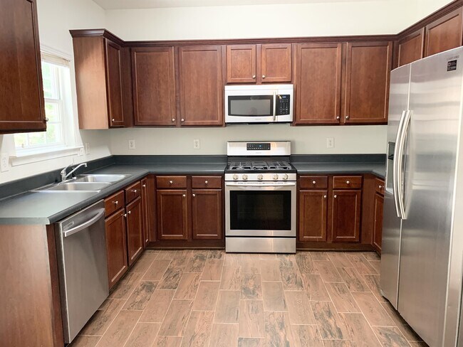 Building Photo - 329 Tuggle Ct