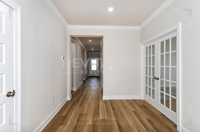 Building Photo - Brand-New 5BR Fairhope Home on Corner Lot with Garage