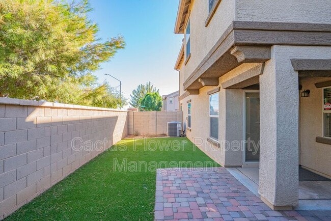 Building Photo - 533 N Ranger Trail