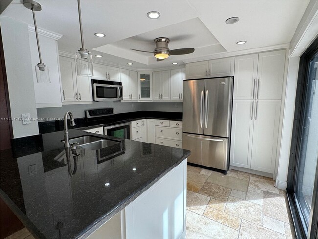 Building Photo - 4702 SW 67th Ave