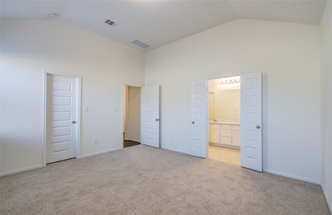 Building Photo - 8426 Beacon Bay Cir