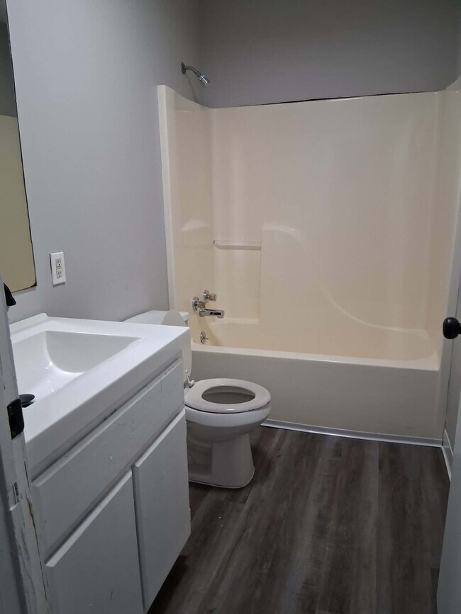 Building Photo - 1254 Fairground Rd