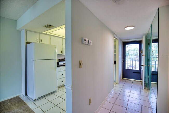 Building Photo - 102 Capri Isles Blvd