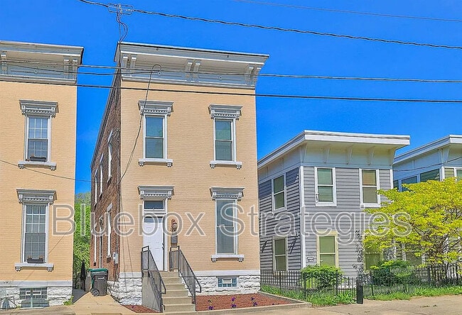 Building Photo - 2280 Loth St