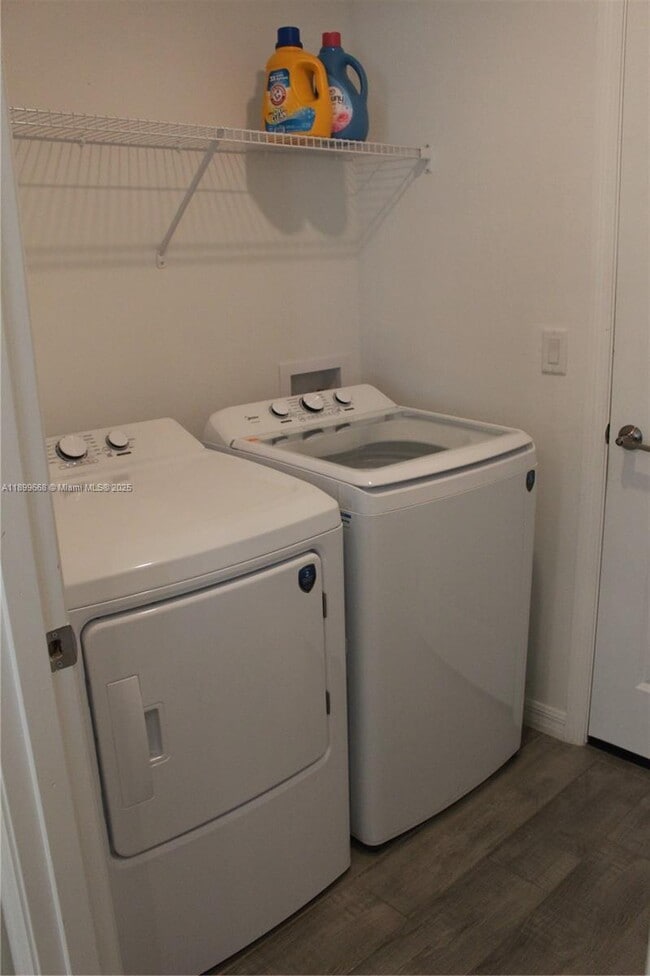 Building Photo - 1138-1114 SW 14th Terrace