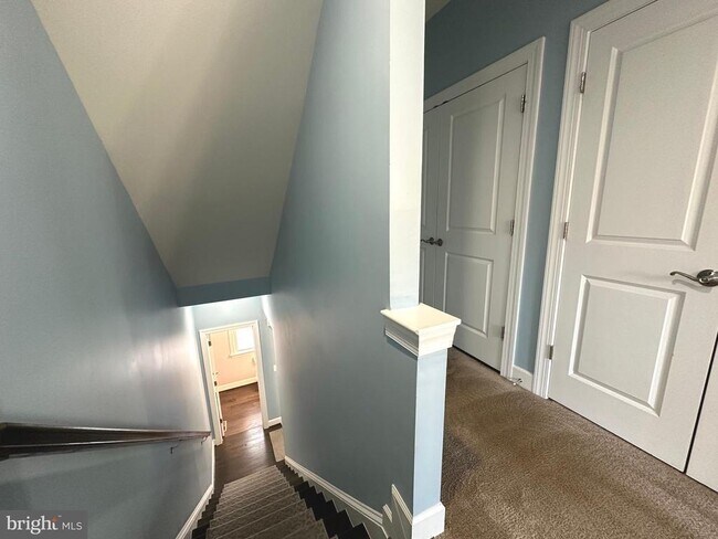 Building Photo - 3697 Ambrose Hills Rd