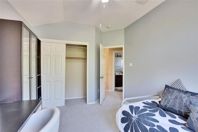 Building Photo - 10321 Beard Ave