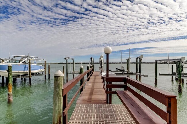 Building Photo - 218 Sand Key Estates Dr