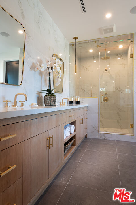 Building Photo - 12561 Westminster Ave