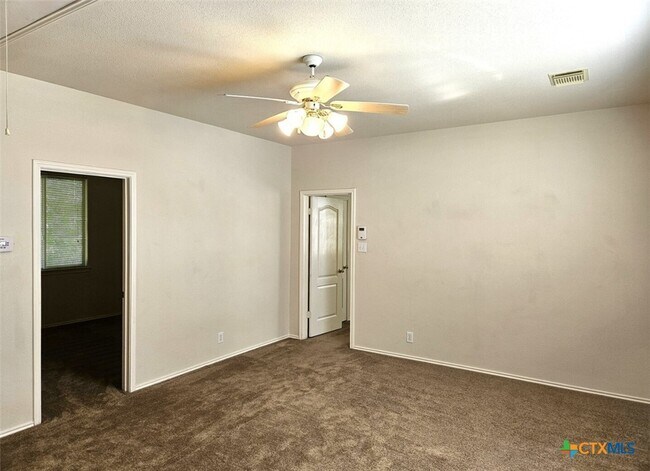 Building Photo - 237 Tapwood Ln