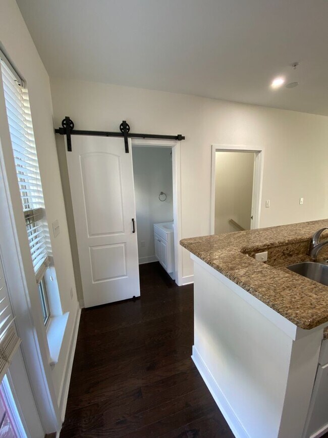 Building Photo - Room in 3 Bedroom Townhome at Seigle Point Dr