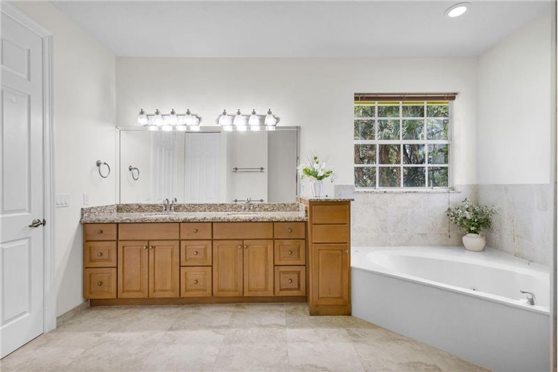 Building Photo - 4754 130th Ave N