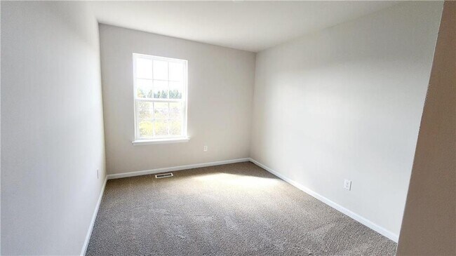 Building Photo - 1132 Martin Rd