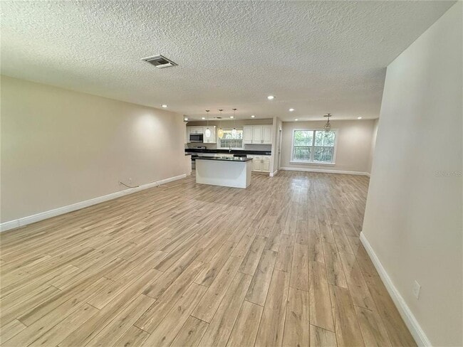 Building Photo - 2810 Flowertree Rd