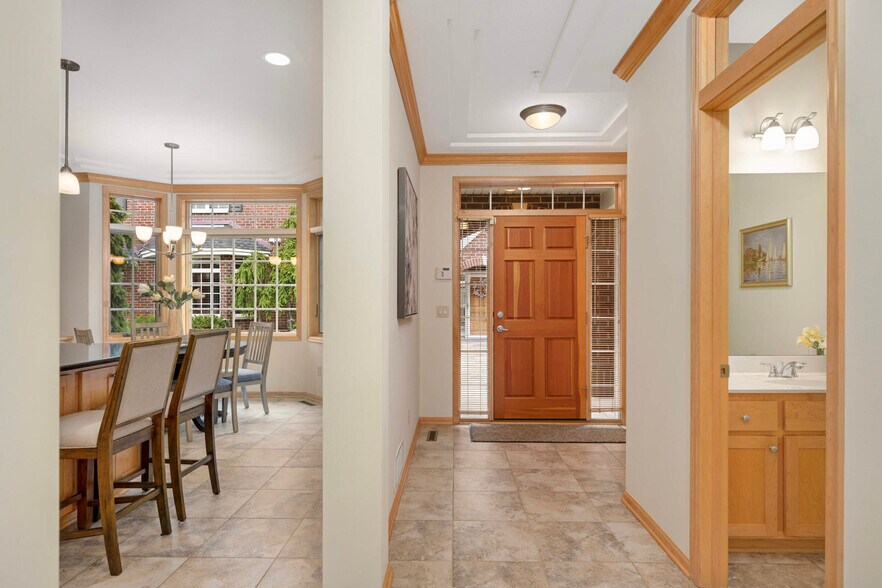 Building Photo - 10855 Falling Water Ln