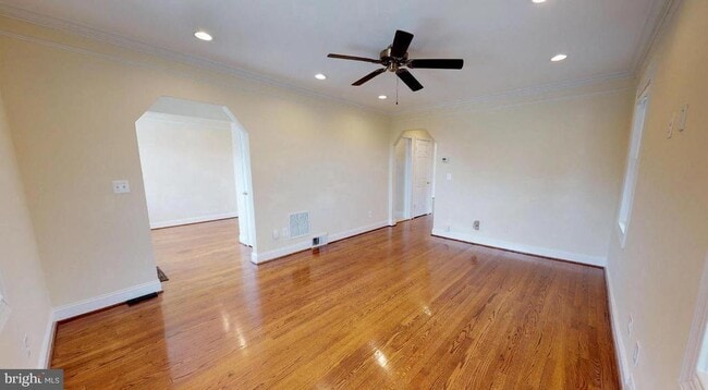 Building Photo - 2508 S Kenwood St