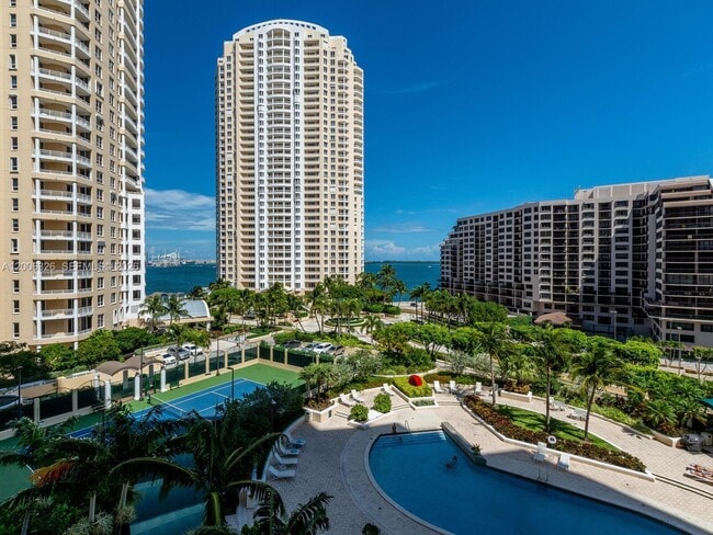 Building Photo - 888 Brickell Key Dr