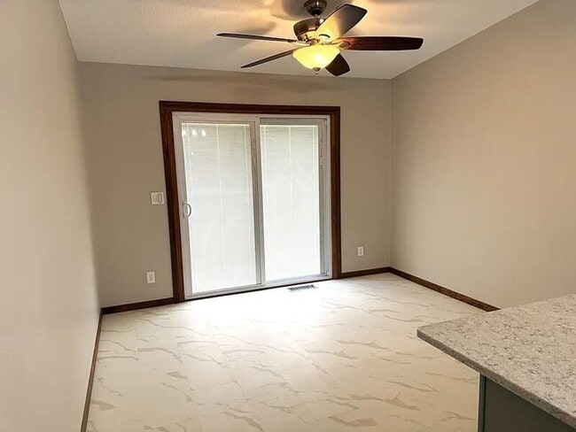 Building Photo - 7431 Rosewood Ln N