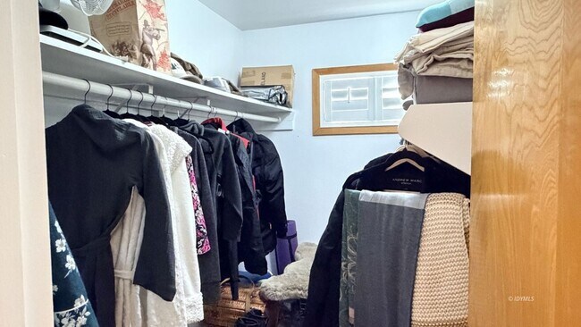 Building Photo - 26523 Pine Ave