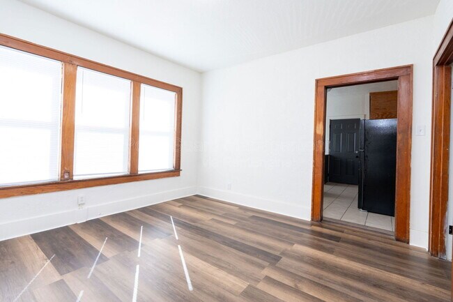 Building Photo - 423 N Emporia Ave