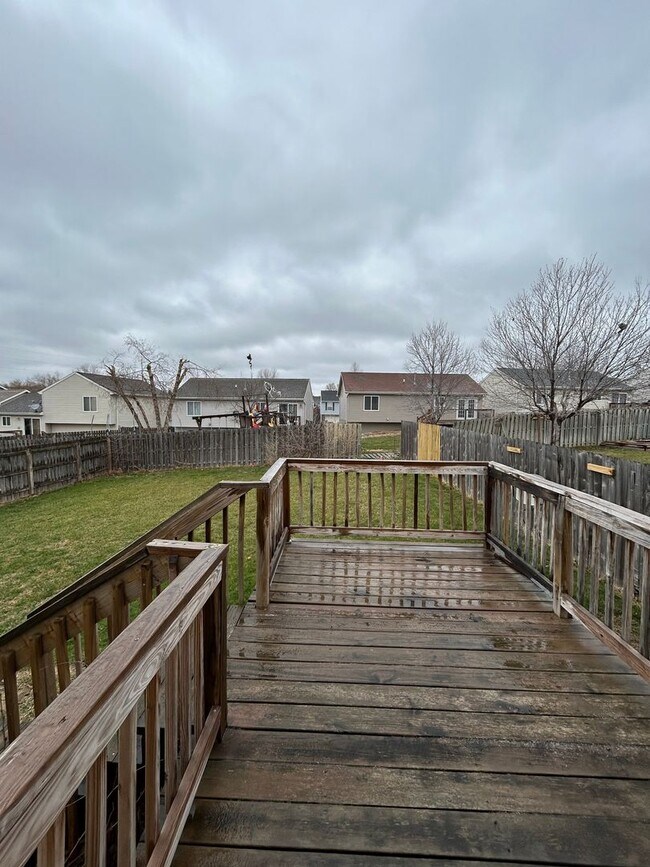 Building Photo - Spacious Millard Living with a Backyard You’ll Love