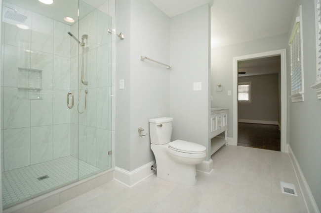 Building Photo - 5329 Seacroft Rd