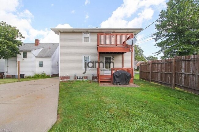 Building Photo - 3027 Brookdale Ave