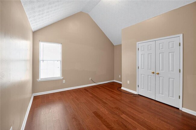 Building Photo - 245 Vaness Dr