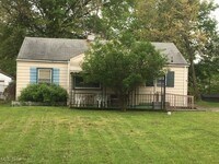 Building Photo - 122 S Bon Air Ave