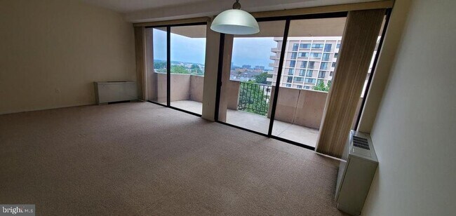 Building Photo - 4141 Henderson Rd