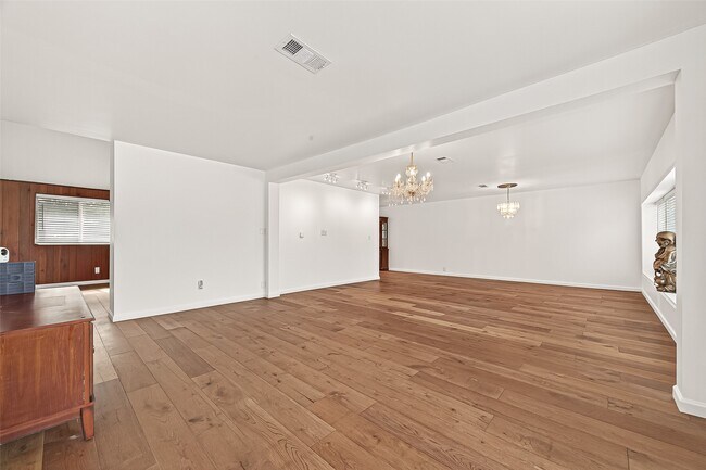 Building Photo - 10823 Sandstone St