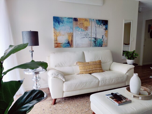 Building Photo - 2575 Kuhio Ave.