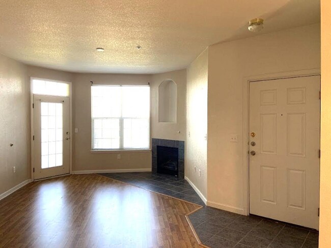 Building Photo - 5694 N Gibralter Way