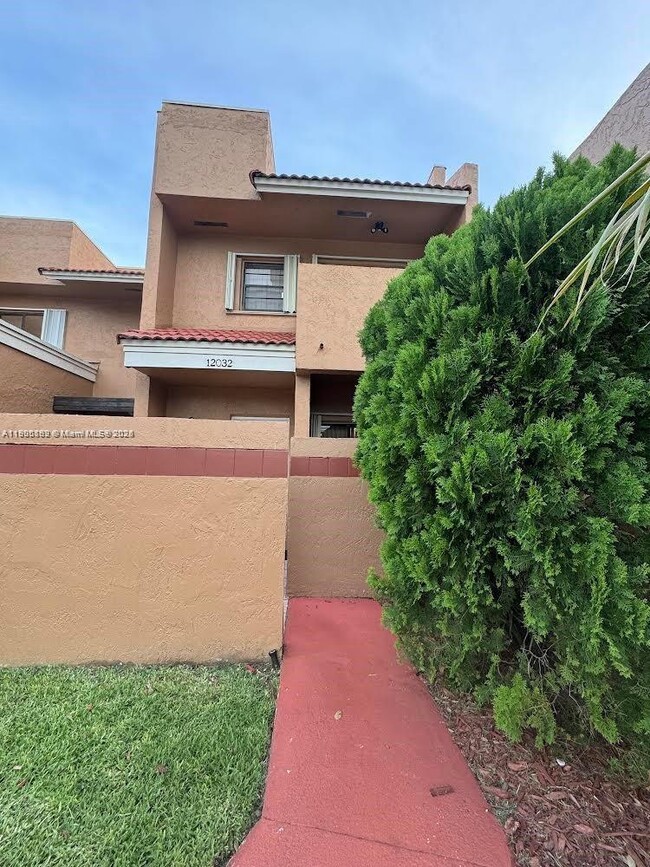 Building Photo - 12032 S Las Palmas Dr