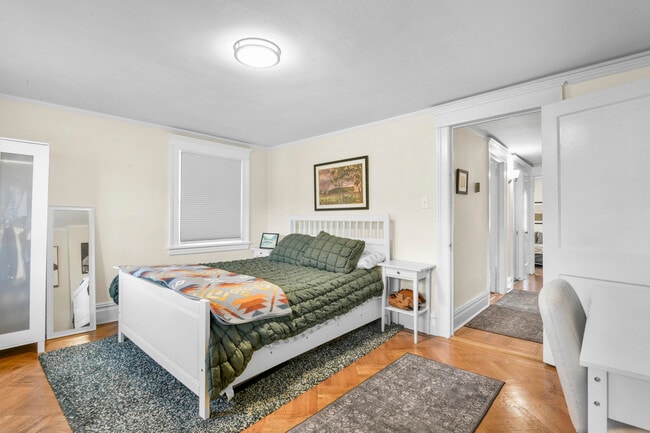 Building Photo - 330 First Ave