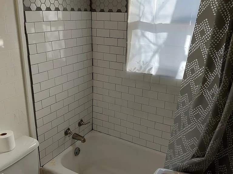 Building Photo - 226 Clyde St