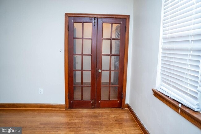 Building Photo - 110 Van Buren St NW