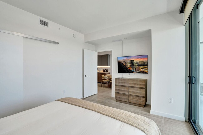 Building Photo - 7144 Byron Ave