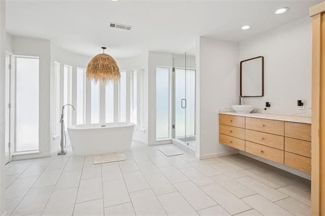 Building Photo - 7605 Queens Garden Dr