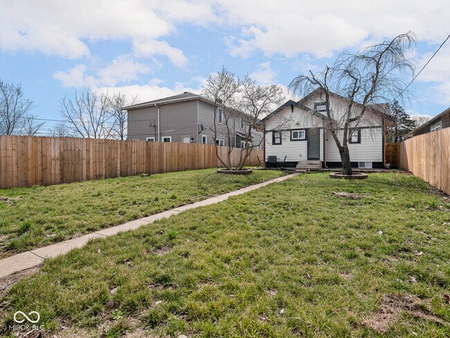 Building Photo - 1210 Finley Ave