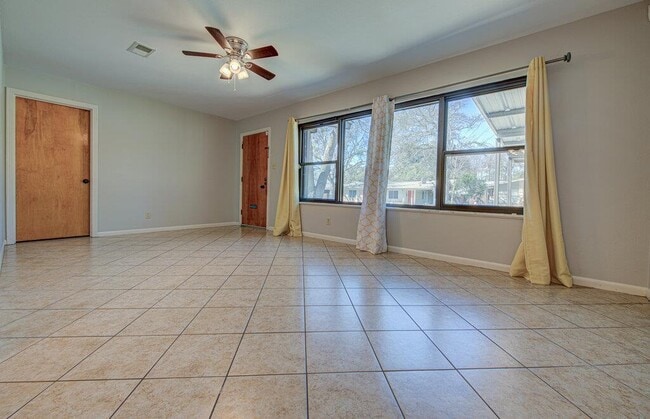 Building Photo - 7803 Lazy Ln
